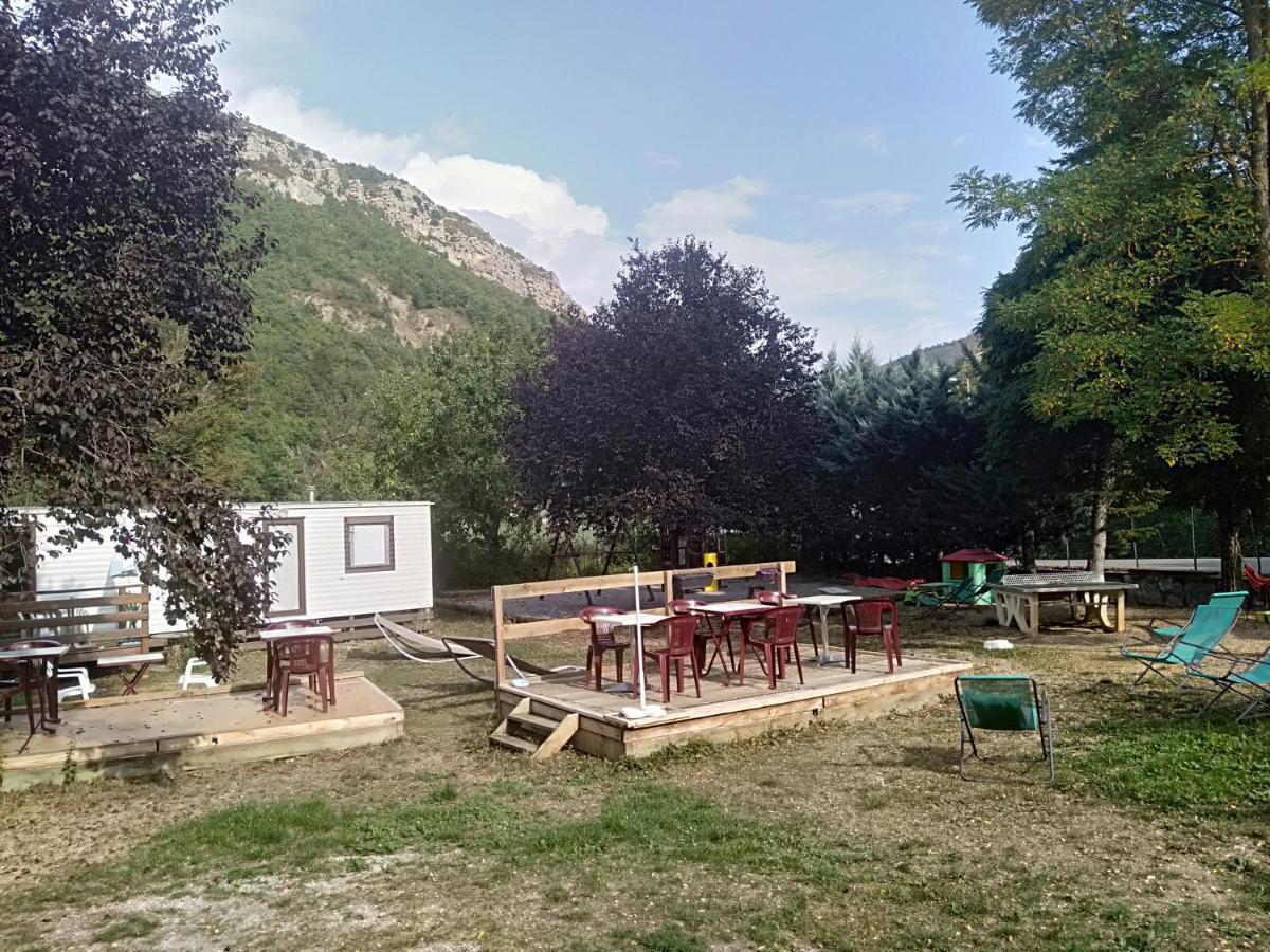 Camping Du Lac Saint-Julien-du-Verdon Zewnętrze zdjęcie