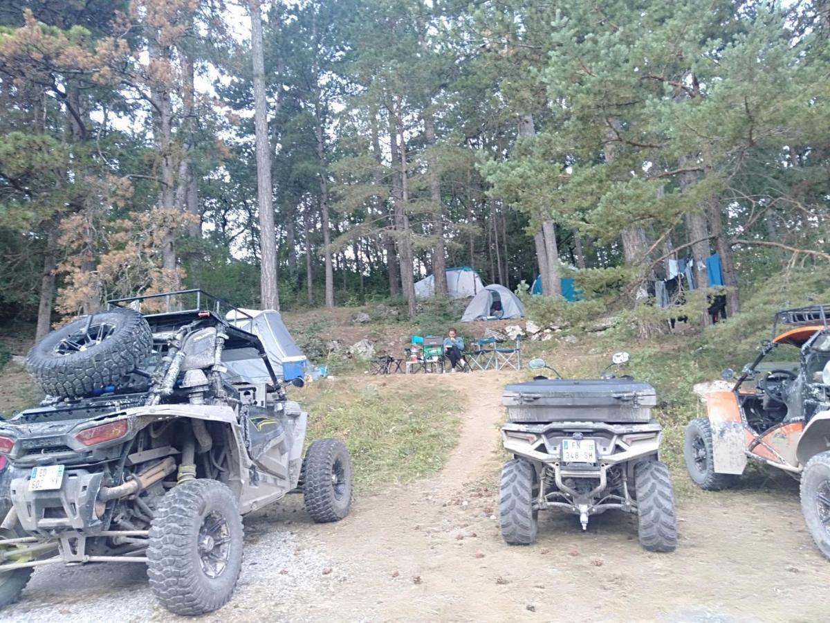 Camping Du Lac Saint-Julien-du-Verdon Zewnętrze zdjęcie