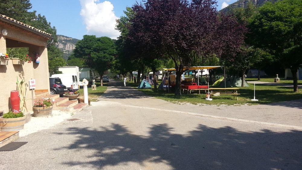 Camping Du Lac Saint-Julien-du-Verdon Zewnętrze zdjęcie