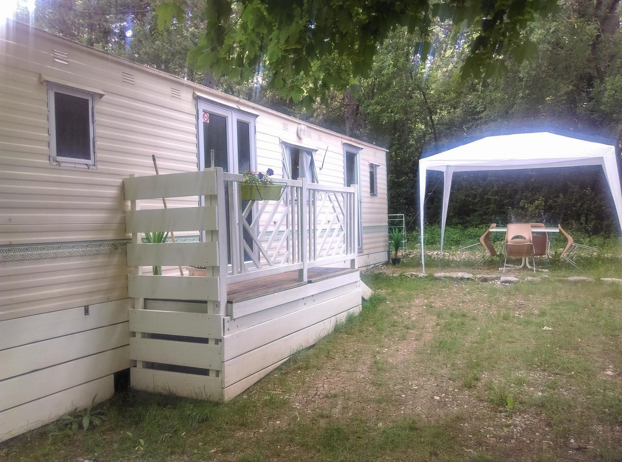 Camping Du Lac Saint-Julien-du-Verdon Zewnętrze zdjęcie